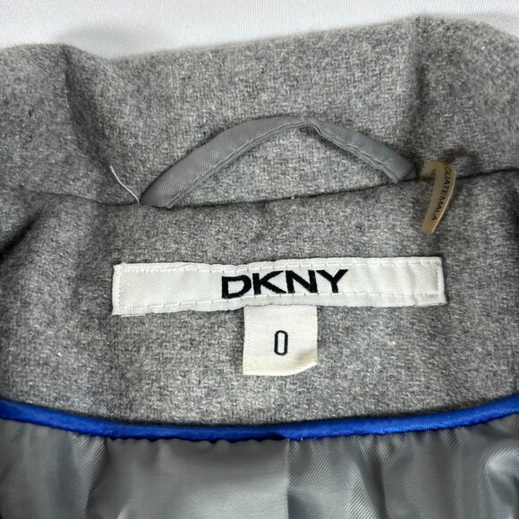 Gently Loved DKNY Women's Size 0 Double-Breasted gray Peacoat Zip Pockets READ - Picture 2 of 16